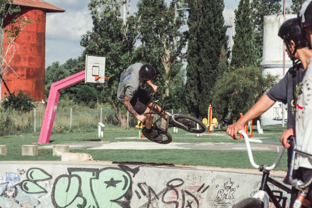 Read more about the article Street Sports: The Underground Culture of Urban Athletics
